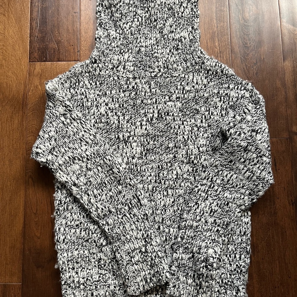 RW&CO Black and White Cowl Neck Sweater with Chunky Knit